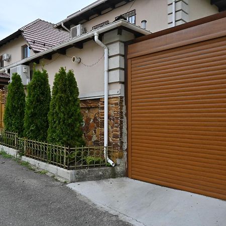Bright And Cozy Home With Personal Terrace Кишинев Екстериор снимка