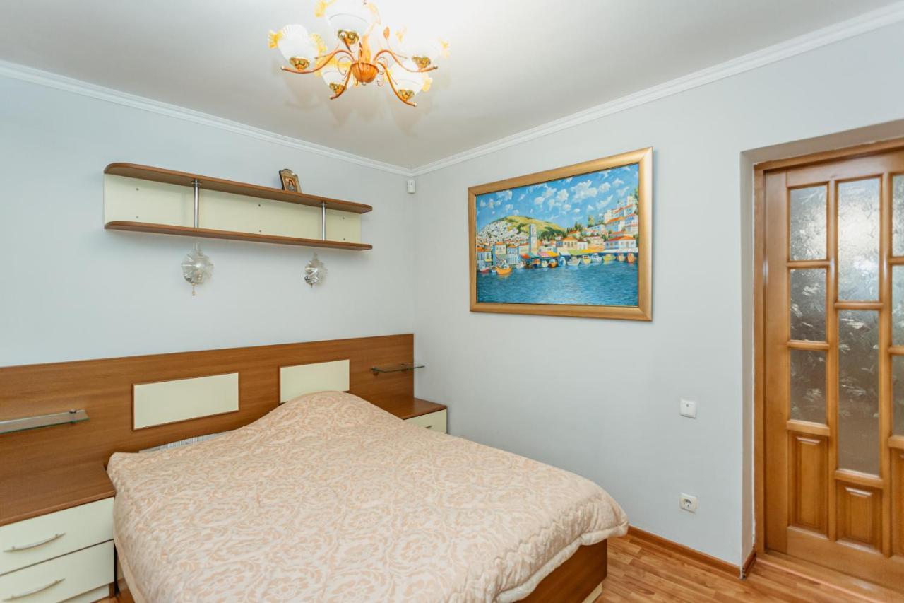 Bright And Cozy Home With Personal Terrace Кишинев Екстериор снимка