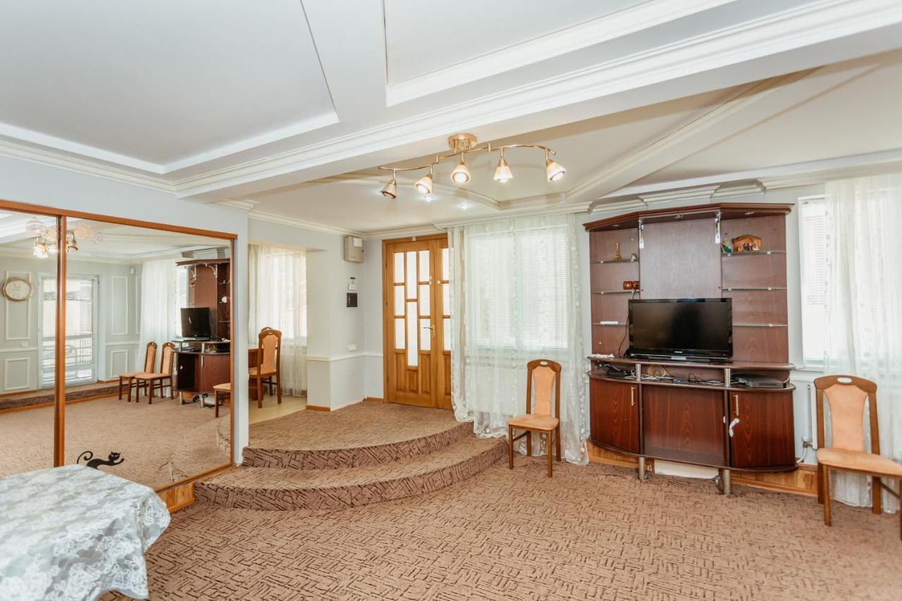 Bright And Cozy Home With Personal Terrace Кишинев Екстериор снимка