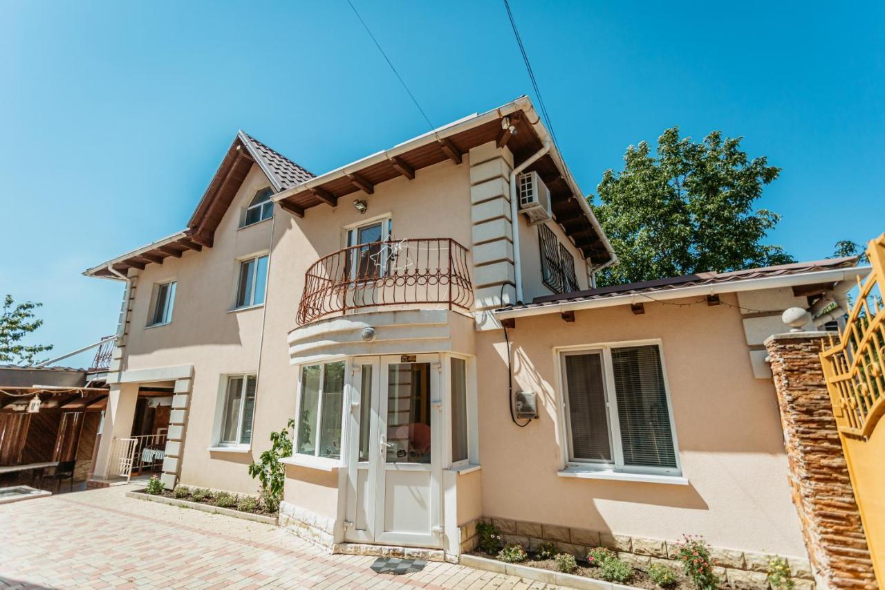Bright And Cozy Home With Personal Terrace Кишинев Екстериор снимка
